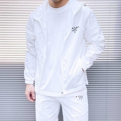 普拉达 2025夏季防晒衣短裤套装 海外专柜同步 奢华高级定制 任何人都可以轻松驾驭 客供进口聚纤维面料 手软舒适有型 吸汗透气 外贸公司订单 国内一线代工厂p