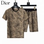 2025 迪奥 Dior 春夏官网同步新款圆领短套装， 款式时尚 帅气，面料舒适，做工严谨 ，走线工整。上身效果好 码数 M-3Xl 颜色 黑色 白色