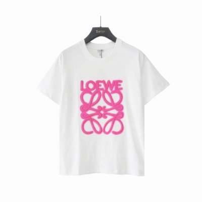 实拍细节图+尺码表 loewe 罗意威 霓虹刺绣荧光粉短袖T桖 logo精致升级 灵感源自八十年代复古 原版面料 官方同款 定制280克同缸染面料 手感非常舒服