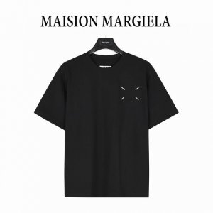 maisonmargiela 马吉拉 后背数字重影印花短袖T恤 重磅精梳280G纯棉双纱面料 3D数码直喷工艺 螺纹定织定染通肩拉条工艺增加衣物清洗寿命 触感舒