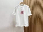 p270-25Ss——小香火山图案男女同款短袖！ 这款小香火山图案短袖，将火山的磅礴与浪漫完美融合。男女同款设计，简约而不失格调，火山图案炽烈如火，如同爱情的燃