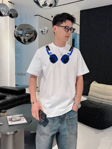 Balenciaga 巴黎世家 2025年春夏新品上新 三标齐全 丝光棉圆领短袖T恤 好货不用过多介绍 看细节 专柜码数：M-Xxxl 175 140建议L