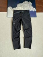 25夏季新品始Z鸟男款轻便灵活快干立体剪裁徒步运动裤 速干裤！ 始祖鸟速干裤， 金属扣腰带更加精致,裁剪更修身， 更加适合运动,质感耐磨有增强， 整体风格糅合了