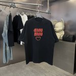 P170。缪家2025Ss新款 个性款圆领短袖Tee 实物很棒男女同款宽松版 面料:350G。 版型：落肩宽松。尺码 S M L Xl Xxl 五个码 颜色:象
