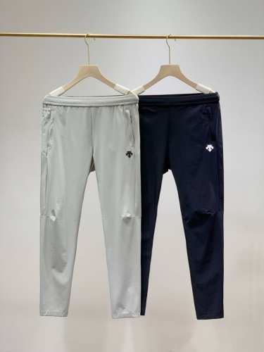 迪桑特户外速干机能裤，户外登山徒步休闲长裤 Runbold Trail So pants徒步系列，采用高密度登山布面料，非常结实具备良好的透气性和运动自由度，优