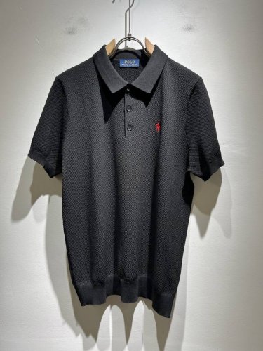 保罗Polosport 2025春夏新款针织翻领短袖T恤，简约纯色时尚款不乏有许多设计大咖们都对于纯色都有着难以割舍的情怀。这是一种对于传统的致敬，也是一种对于