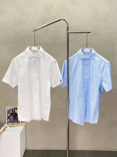 p310。Bally巴利独家专供春夏新款原单男士休闲衬衫短袖 高端定制 高版本 时尚百搭爆款原版进口面料 领口衣摆 Logo图案设计 手感超柔软细腻 穿着亲肤舒
