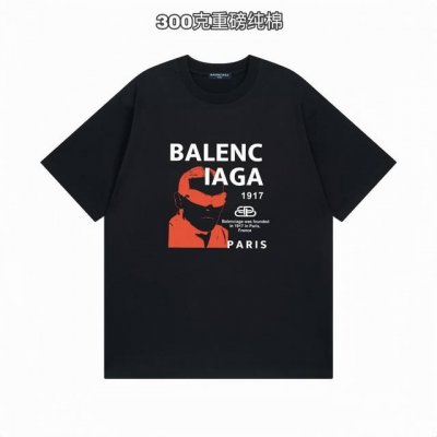 巴黎世家Balenciaga 1917眼镜人个性字母印花短袖百搭T恤短袖情侣款 面料：重磅双纱300G纯棉新疆长绒棉越洗越有质感穿上去不松垮不起球不掉色。 克重