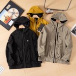 240。 Kolon Sport可隆24年新品应季冲锋衣 高品质 胸前经典可隆小Logo 肩上方形Logo更显简洁大气！！！！ 户外三防！高端必入！防风雨，防静