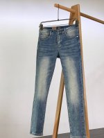 gucci 古驰 2025Ss春夏新品 爆款重工洗水牛仔裤 定制面料和一般牛仔布料比起来 更加柔软舒适 双工艺洗水整条裤子 手感舒适 细腻程度与透气效果堪称顶级
