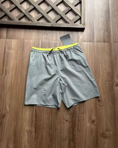 供 Arc'teryx 始祖鸟户外短裤科技面料运动休闲五分裤轻薄速干短裤休闲通勤 机能短裤 它是可以被定义为一条‘皮肤裤’，防晒抗撕裂，整条裤子包括腰部全带弹力
