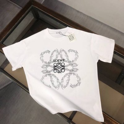 100Loewe 罗意威 24最新款情侣款短袖T恤～立体字母刺绣设计～面料上身舒适透气，不僵硬，修身的剪裁，采用高定定制纯棉面料！上身舒适有型，内搭单穿都完全没