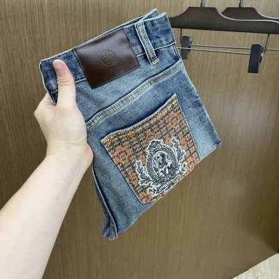 Lv 高端独家发售 25Ss早春款超燃炸街系列之最牛仔裤 独家隆重推出 原版定制高端品质面料 版型修身剪裁 面料带弹力 微弹之 Lz上身舒适度超高 25春夏必爆
