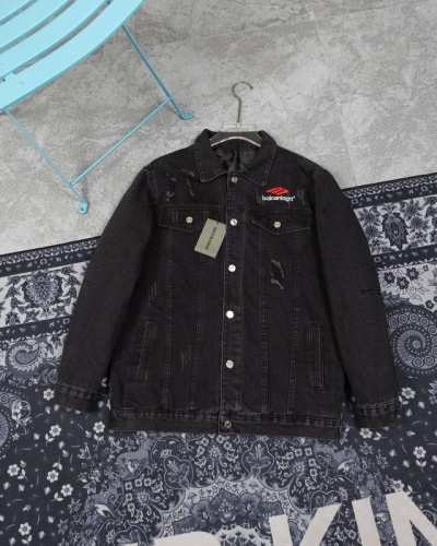 款M552 巴黎世家 Balenciag巴黎世家可拆卸羽绒棉服经典前后精密刺绣情侣款高品质牛仔外套夹克 巴黎世家牛仔衣件件经典，3D工艺牛仔外套酷得有点过分了，