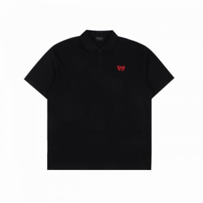balenciaga 巴黎世家 新款麦穗绣花短袖Polo衫 这款T恤以珠地棉为材料，翻领系扣设计，两侧开叉增加独特的艺术感。简约的红黑、白绿麦穗绣花，设计充满个