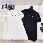 时髦一件式穿搭 Ce 25Ss 春夏最新款凯旋门刺绣翻领Polo连衣裙 懒人出街Op裙 这一条太适合日常了 轻松打造休闲和慵懒时髦感 版型是微收腰的剪裁 上身更
