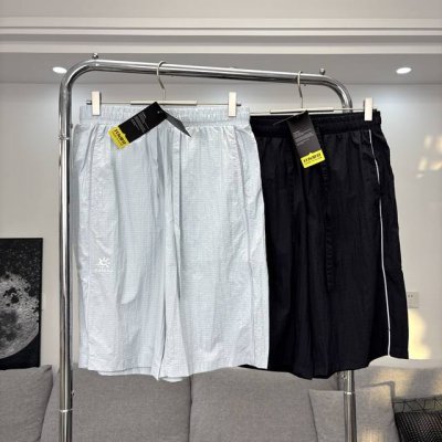 Kailas凯乐石户外机能风反光速干短裤 可配套装 采用今年夏天最热门的速干面料，冰凉丝滑，不易变形，干净简单的设计 时尚男女的最佳选择，小红书某宝供不应求，日