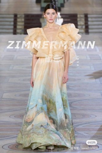 大爆款出货转图必卖款号G25030858 Zimmerma*N 兹默曼澳洲品牌高端定制质量！艺术绘画印花撞色晕染风海边沙滩图案、度假风时尚荷叶边拼接U领超大摆长