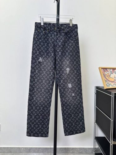 款号：D125 Louis Vuitton Lv路易威登Fw限定灰色破洞水洗小红人红色刺绣 牛仔裤！ 原 p30,500购买，开发提花丹宁、立体苞芯刺绣、对花剪