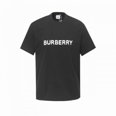 9041# 高端定制，独家最高品质版本Burb*家印花字母Logo圆领短袖T恤，采用独家定制270G原版1:1双股双纱纯棉面料，定织定染同缸无色差罗纹，定制1: