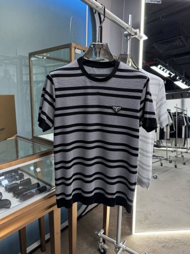 上新 25Ss P家早春新款起脚色织短袖 原版定制 进口纱线色染 经典百搭 码数48-56