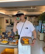 the North Face北面韩国限定麋鹿印花情侣短袖 男女同款 采用260克双砂面料 三针五线做工，领口包包边条 今年火爆的品牌 看到了就忍不住要自留一件