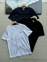 Beanpole滨波 2025春夏男士新年系列短袖刺绣Logo正肩T恤！！ 宾博男士T恤，优雅圆领！！ 春夏男士新年系列短袖T恤延续了一贯的简约优雅风格，同时融