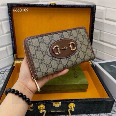 Gucci古驰马衔扣长款钱夹钱包 全皮 原单品质 实物拍摄 头层皮 小号型号：6660109进口皮 树皮纹 Gucci精致的手工艺制作，采用100%进树皮纹，质