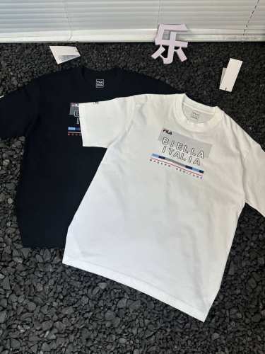 斐乐 Fila 25Ss夏款柜子同步胸前字母印花短袖T恤 情侣款 - 小红书热门爆款 明星网红同款穿搭 男女日常通勤穿搭必备单品 高品质高克重双纱面料 亲肤透气