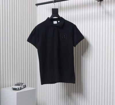 Burberry 巴宝莉 B标刺绣polo短袖 选用棉质珠地网眼布打造，定制材质260G长绒棉。衣领为双系统提花定织扁机制成，有弹性，不变形。衣服全部原生布捆边