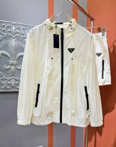 套装 prada 普拉达 2025春夏经典防晒套装 面料超软面料帅酷爆款薄套装 时尚都市百搭款款 夏季必备神器 速干衣 水洗后快速脱水干爽 上身透气而且时尚靓丽