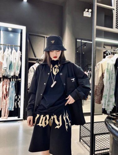 模特图# 高品质 Boy London 刺绣金标老鹰全新限定立体喷砂烫金百搭卫裤 高品质烫金印花，推荐情侣款，人气单品甄选360克天丝罗马面料 。定织环烘水洗配