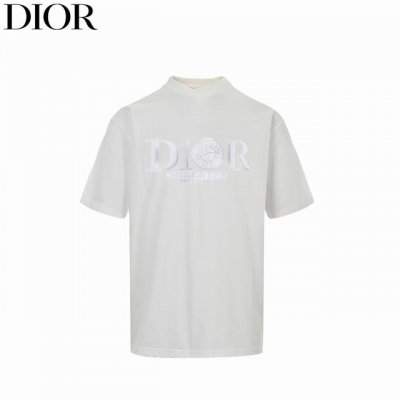 Dior& Stone Lsland 迪奥石头岛联名 25Ss 立体Logo短袖 修身版型 客供平织棉,由微型针织的工艺技术制作,丝丝细雨般的质感突显,略带弹性