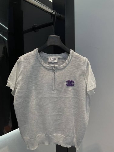 小香25早春新款圆领字母Logo立体提花简约休闲针织短袖 Sml