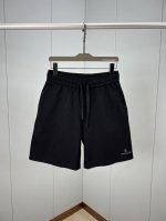 moncler.蒙口 夏季男士新品字母立体印花标识冰氧棉休闲短裤 正面左侧脚口边立体印花Logo元素+背面袋口饰有经典羊毛刺绣小标设计 辨识度直接拉满 弹性松紧