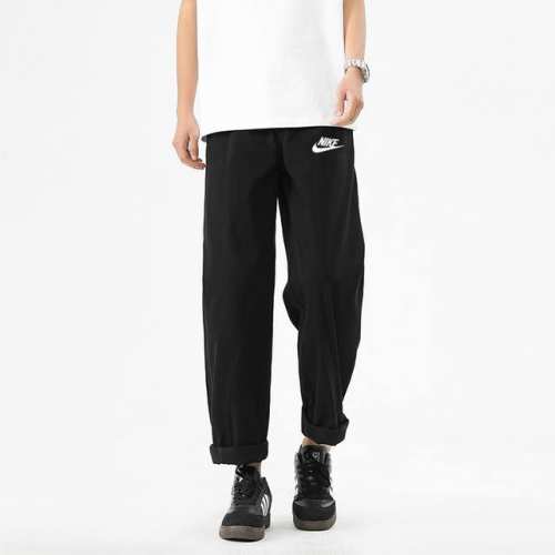 Nike 耐克限定工装裤，男女同款，纯棉休闲裤，品质，小红书主播推荐，上身质感满满，版型立体，完美修饰腿型，街头风十足，情侣闺蜜可搭！ 颜色：黑色 军绿色 咖啡