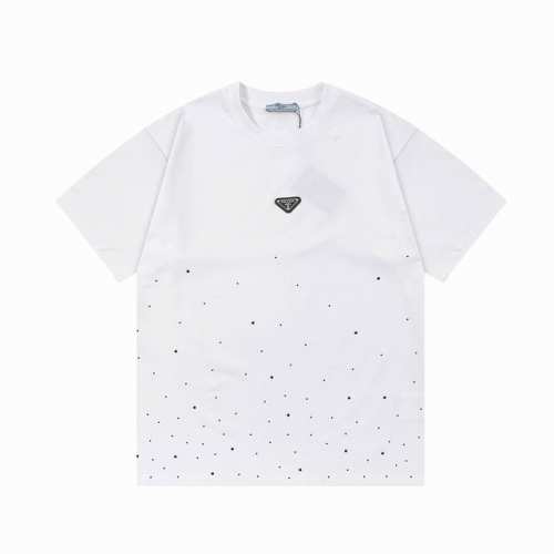 prada 普拉达 2025早春新款 定制310G双纱纯棉面料 定制三角章Logo 前幅星空烫珠 男女同款 短袖 颜色：白色 尺码：S-Xl
