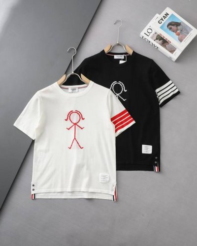 原单贸易正品 Thom Browne 汤姆布朗四条杠Tb火柴人提花天丝短袖！ 2025Ss春夏新款，智利海外版！限量发售！ 美国贸易公司2025年大中华区最新订
