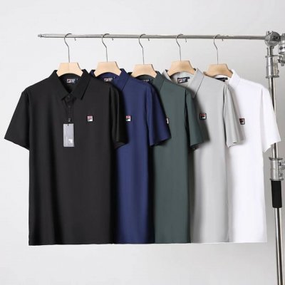 fila 斐乐新款休闲商务Polo衫，25年夏季新款。顶级工艺，采用高品质珠地桑蚕丝面料，透气性良好，精美立体，穿着舒适透气，彩条间色针织领，细节到位，简单大方