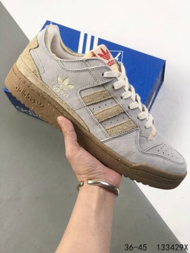 公司级带半码 阿迪达斯Adidas Forum 84 Low 低帮百搭潮流休闲运动板鞋 以复古篮球鞋的外形为基础 采用皮革拼接 简约百搭 更加贴合舒适 中底内侧