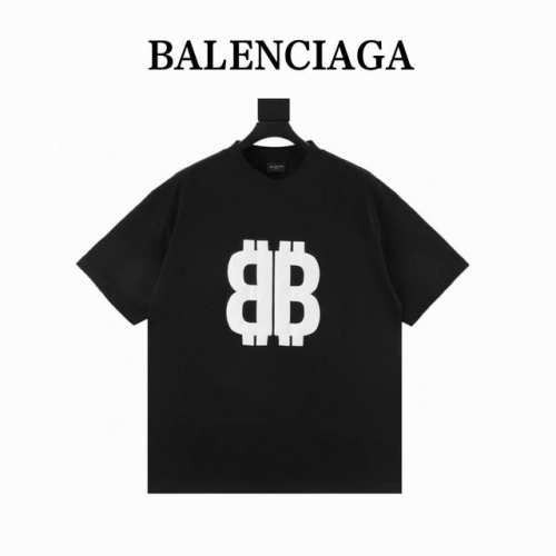 balenciaga 巴黎世家 发泡字母Bb印花短袖 面料采用定织定染全棉平纹布 手感柔软舒适顺滑。工艺采用康丽直喷印花 效果立体 成衣洗水做旧处理。版型宽松百