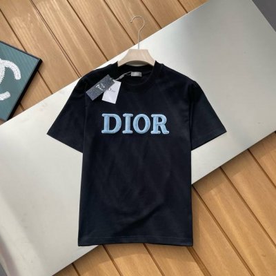 专柜还原顶级复刻版 2025春夏Dior 浮绒植毛+重工刺绣T恤 Os宽松版型让时尚潮流的造型飙升至最高点,唤醒休闲活力动感 客供针织棉,高支数的针织的温润轻盈