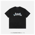 lv 25Ss 手绘涂鸦兔印花短袖 面料采用 克重精梳棉，定制32支1*1螺纹，成衣两遍水洗处理，面料舒适亲肤无异感，定制定染面料，纺织密度高，垂感佳，不易变形