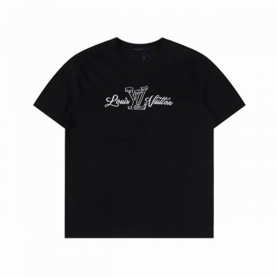Louis Vuitton 路易威登 25Ss 刺绣Logo短袖 面料采用260克重精梳棉，定制32支2*2螺纹，成衣经过水洗舒适亲肤无异感，胸口采用刺绣工艺的