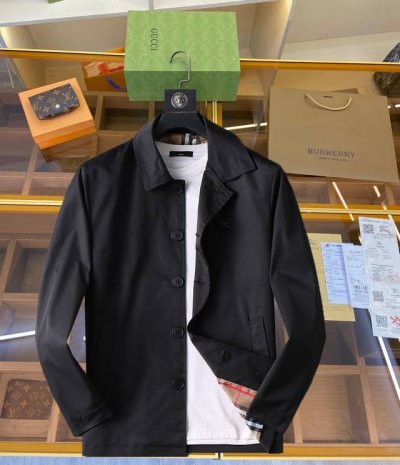 巴宝莉 官网同款，同步上线！2025春季新款男士夹克外套，原单三标齐全高端版本！带隐藏帽，专柜定制面料 透气舒适度高，细节无可挑剔，品牌元素设计理念，体现高品质
