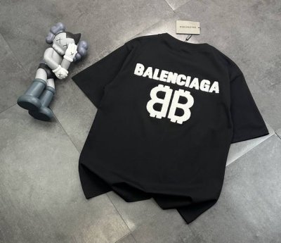 潮牌巴黎世家毛巾绣工艺情侣款短袖T恤！ 240G双纱潮牌专用棉，纹理清晰，质感满满，同缸定染1×1无色差精密纯棉螺纹，层搭叠穿，自留好货，强烈推荐~所有的辅料