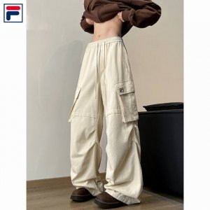 上新 P150 【Fila斐乐 25春款美式水洗工装伞兵裤宽松休闲裤】 ◆采用水洗面料，立体裁剪，上身潮流有型，大流水制作，手感柔软，不掉色。两侧斜插袋设计，上