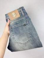 lv2025 高级薄款时装牛仔裤，精选弹力超柔软舒适纯棉面料，修身小直裤闭眼入剪裁修饰腿型百搭显身材，高级洗水工艺技术尽显裤子档次。！码数28 38。