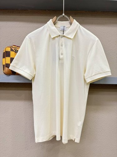 Burberry巴宝莉 2025官方春夏新款 男士翻领短袖polo衫，胸口精致Logo，高端主线系列，进口丝光珠地棉面料，面料属性皆为上乘，缔造出独一无二的面料