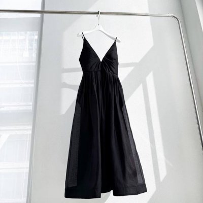 款号 #9102 成分 53%Linen 47%Silk 尺寸 0 1 2 3 胸围 腰围 长 0 82 68 102 1 86 72 103 2 90 76
